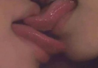 giapponese lesbiche bacio 21 - 2 min