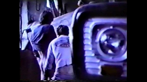 1980s Ciężarówka park o północy banda szarpanie