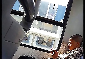 novinho De pau rậm không ônibus