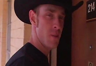 zuigen een harige cowboy