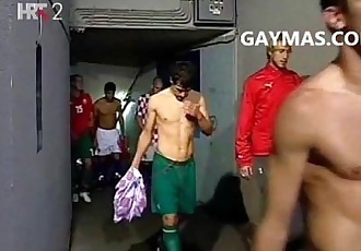 futbolista enseÑa el Pene fr tv gaymas.com