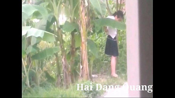 Hot teen school girl peeing Hai Dang Quang