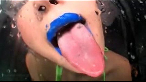 japonés AZUL barra de labios (spitting fetish)