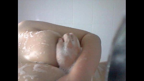 Korean Girl Shows Her True Body B2 Shower