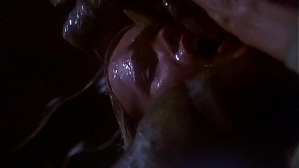 galaxy de terror (1981) estupro larva