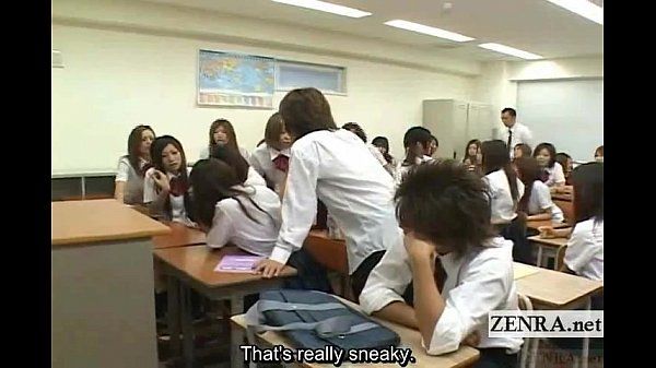 ภาษาญี่ปุ่น เด็กนักเรียน ถูกถอด โดย รวจสอบเพื่อนร่วมชั้น