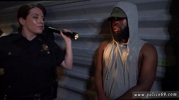 Lisa Ann la police uniforme et Monique fuentes bbc XXX raw Vidéo saisit