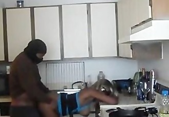 Горячая черный девушка пиздец в кухня