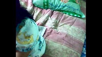 भारतीय पत्नी मुख-मैथुन पर हनीमून 2 मिन