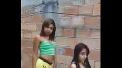 Brasilian / brazilian teens lap dance baile twerk perreo - 2 min