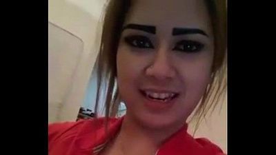 Selfie 102 Thai Mädchen zeigen boob & Arsch 37 sec