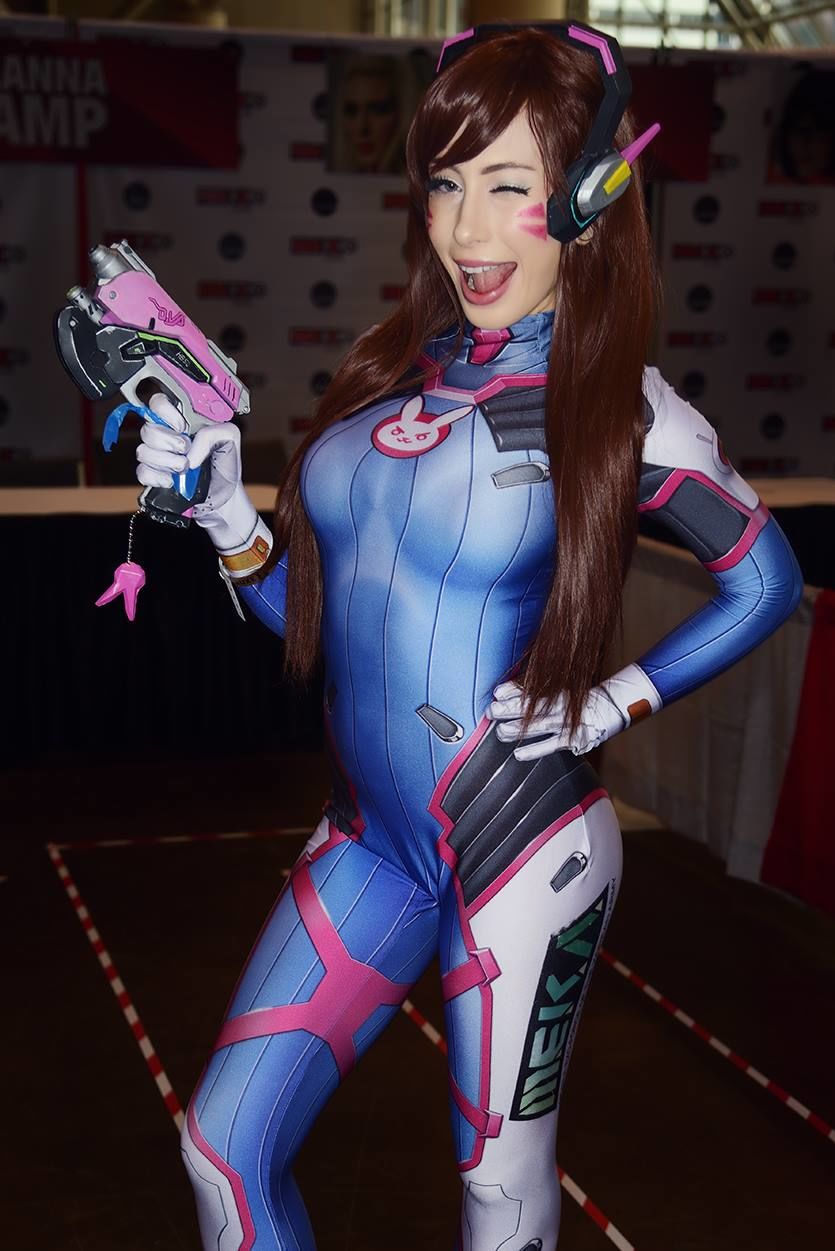 D.Va Cosplay by Elise Suicide