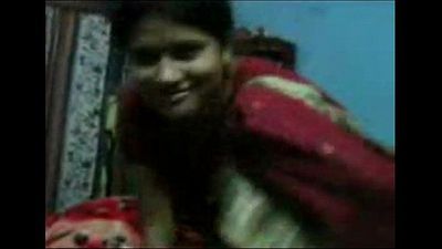 भारतीय गृहिणी Shyly करने के लिए शो उसके परिसंपत्ति करने के लिए उसके पति 11 मिन