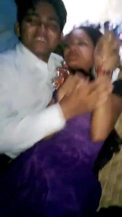 BANGLADESHI - Village Girl Kissed By Her BF