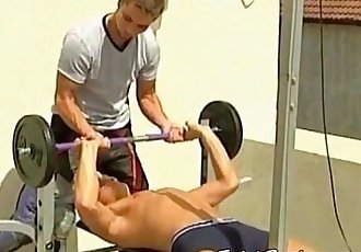 2 twiks get fucked on the bench press