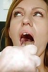 Nice tiener Olga Barz houdt van wanneer haar dokter vingers haar Vagina - Onderdeel 2