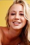 Blonde Coed Mit Big Titten Mandy Armani Strippen und auszusetzen Ihr rosa pussy - Teil 2