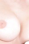बहुत सुन्दर सुनहरे बालों वाली यूरो बेब auddi का आनंद ले रहे एक लंड के बीच उसके बड़े स्तन