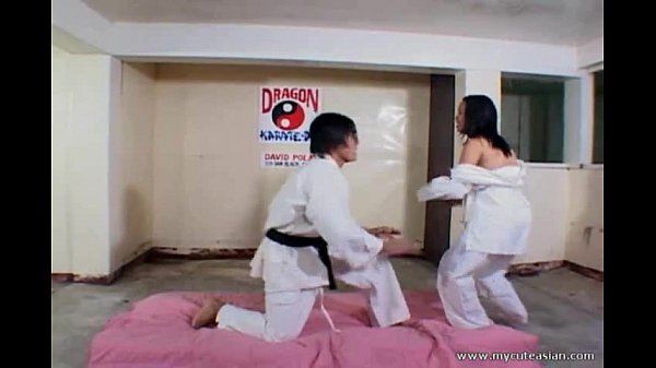 filipina puta Follada Duro después de Karate