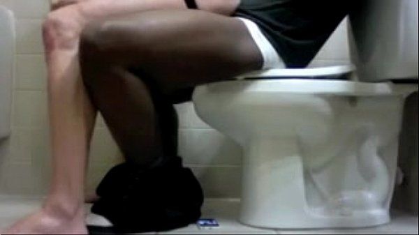 interracial Blowjob ใน สาธารณะ ห้องน้ำ