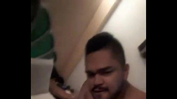 Venezolano tiene sexo con otro chico y se graba