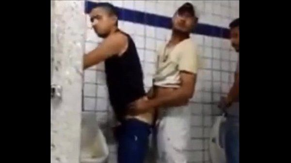 hombres it baÃ±os pubblici gay cojida