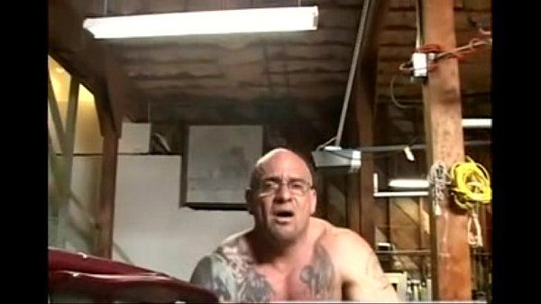 Mature Mechanic Fucked By Athletic Twink In Garage