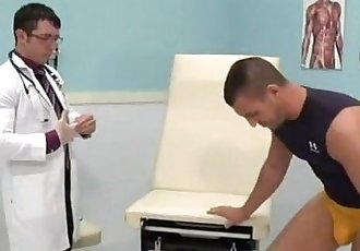 médico gostoso metendo pas de paciente sarado