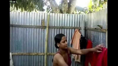 Bangladeshi-sexy-girl-full-naked-bathing-selfie-for-Bf - 7 min