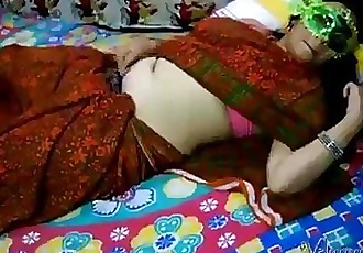 gorąca indyjski бхабхи velamma nagie masturbuje się 1 min 43 s