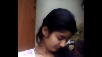 indiana adolescente mostrando ela Peitos 2 min