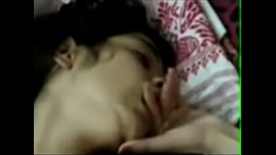 boy fingerings girl untill she cums with mouning - 6 min