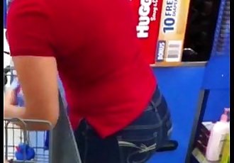 Latin milf candid booty at Walmart in Baton Rouge #3 - 38 sec