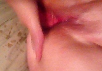 Wife finger fucked squirt - 6 min